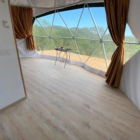 Glamping Dome Les Cigales